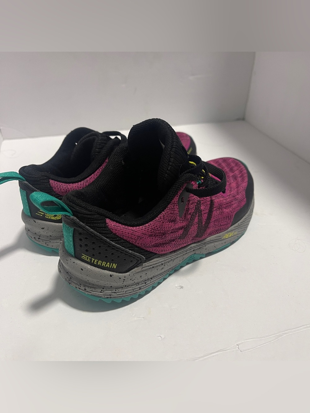 💥 New Balance All Terrain Kids Shoes - Size 12
